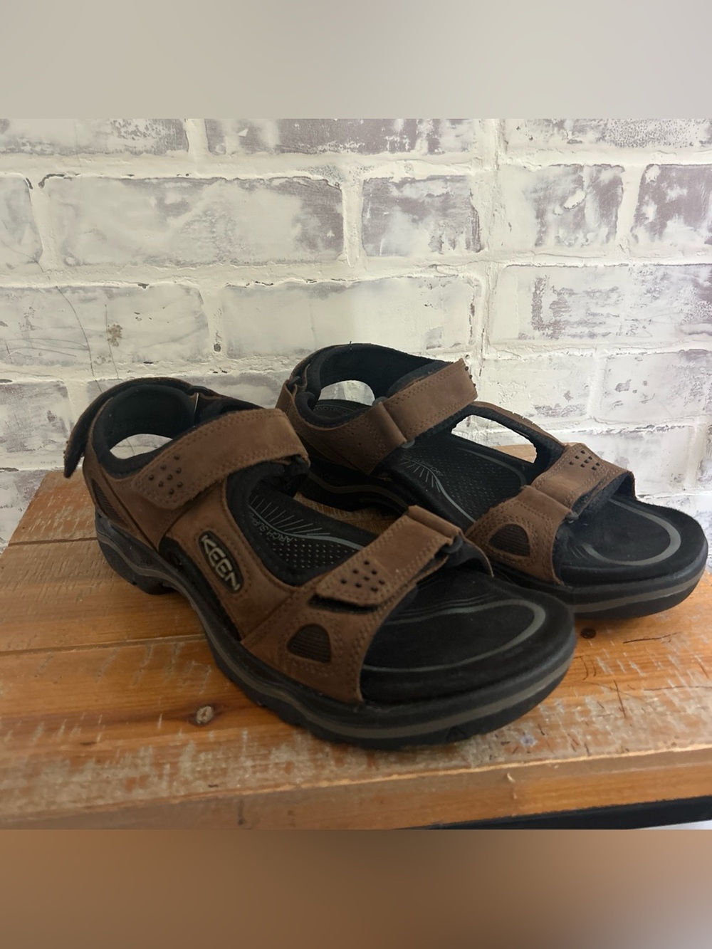 KEEN Rialto II 3 Point Sandals Men’s Size 10 Brown Black Outdoor Hiking